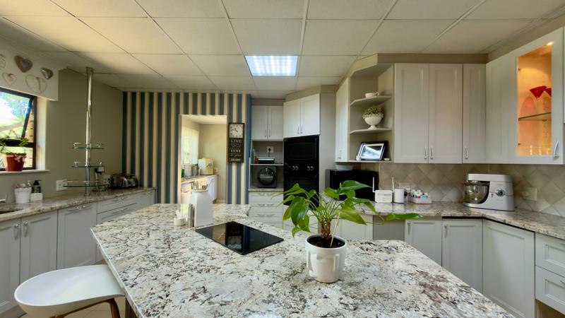 5 Bedroom Property for Sale in Pentagon Park Free State